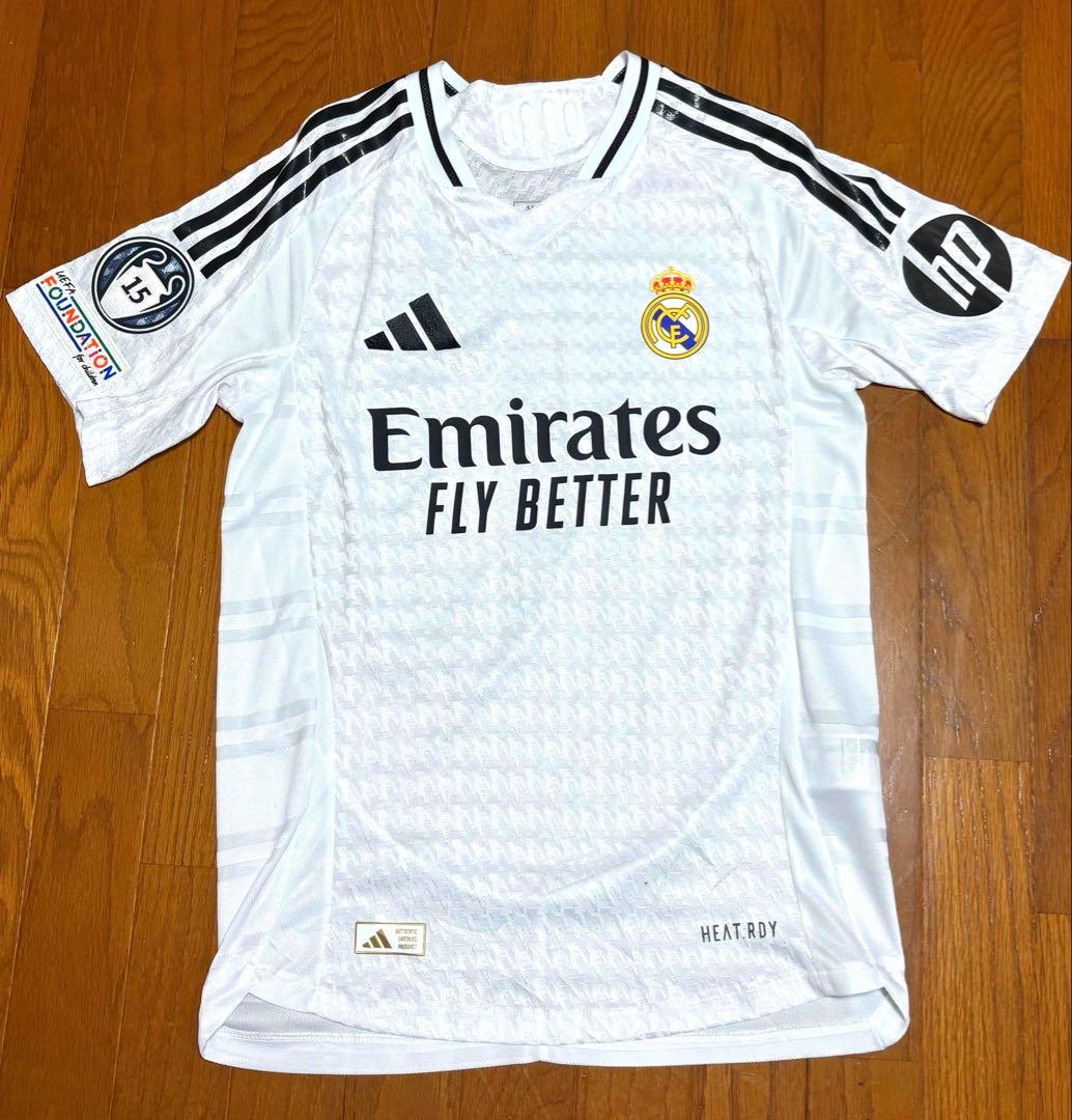 Real Madrid MODRIĆ 10番シャツ　オーセンティック