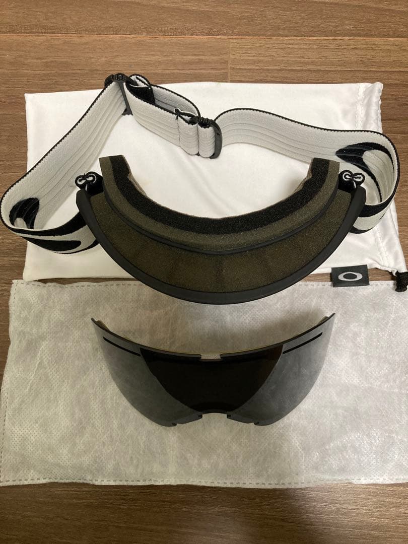 【新品】オークリー（OAKLEY）ゴーグル スペアレンズ付き Sサイズ