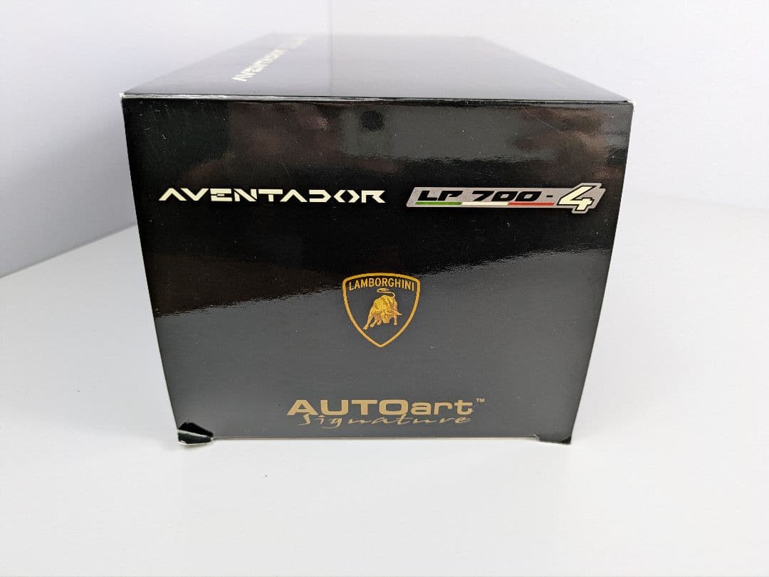 1/18 ミニカー オートアート ランボルギーニ アヴェンタドール LP700