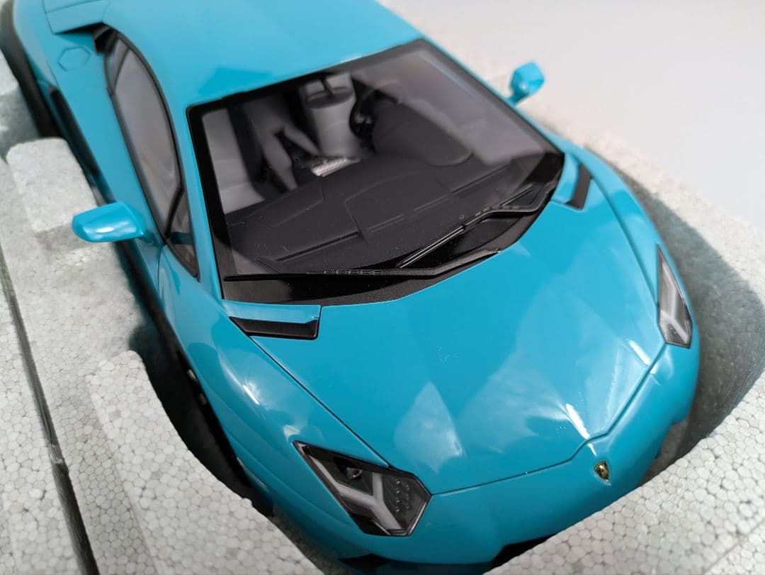 1/18 ミニカー オートアート ランボルギーニ アヴェンタドール LP700