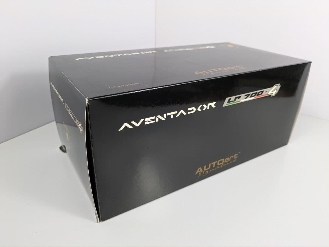 1/18 ミニカー オートアート ランボルギーニ アヴェンタドール LP700