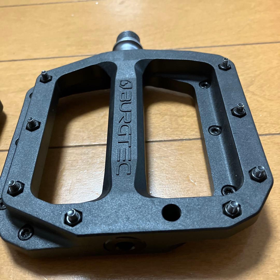 Burgtec MK4 コンポジットフラットペダル ブラック ワンサイズ