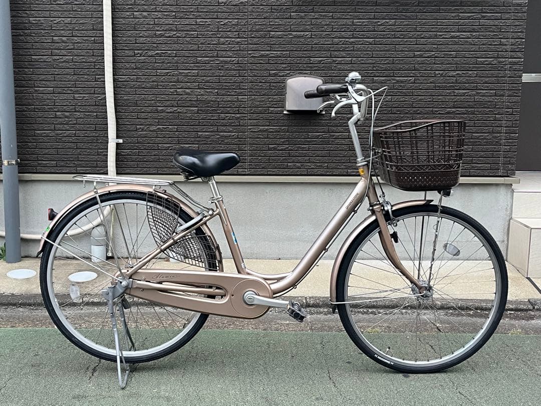 h*a様 中古美品ブリヂストン軽量アルミ自転車〓アルミーユ☆26★ベージュ※配達