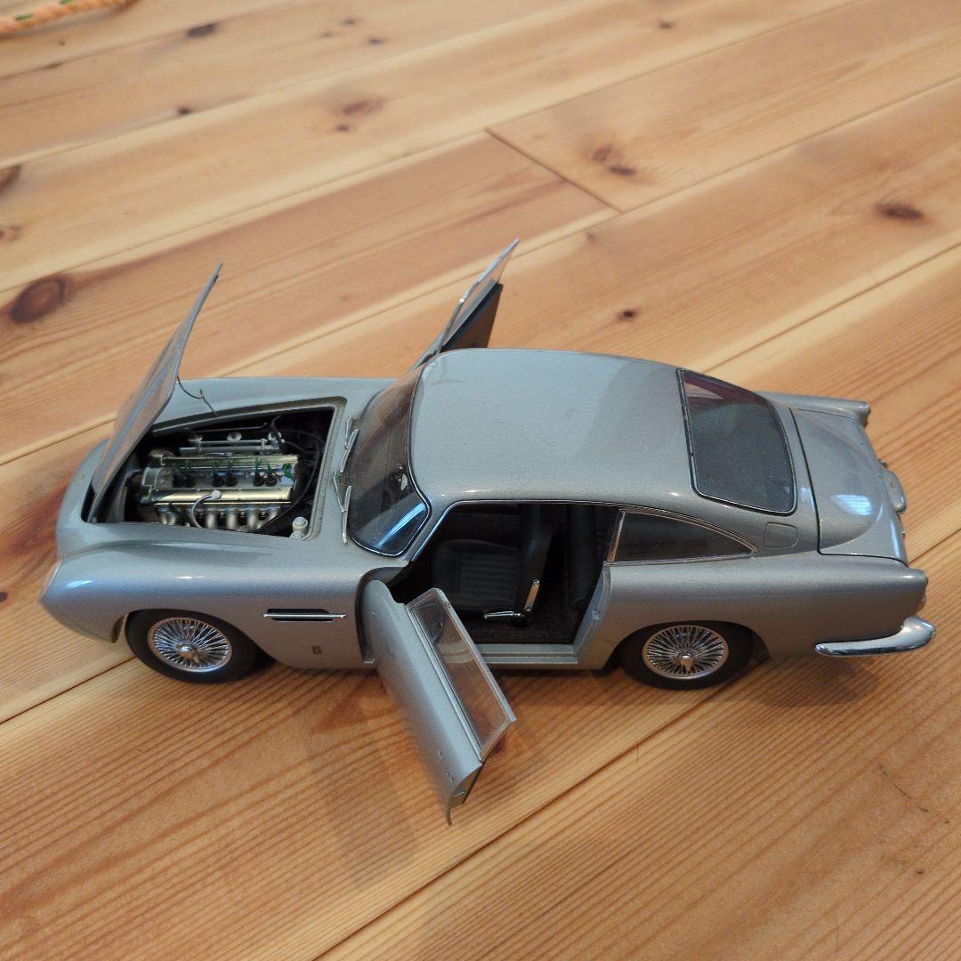AUTOart 1/18 Aston Martin DB5 ダイキャストモデル