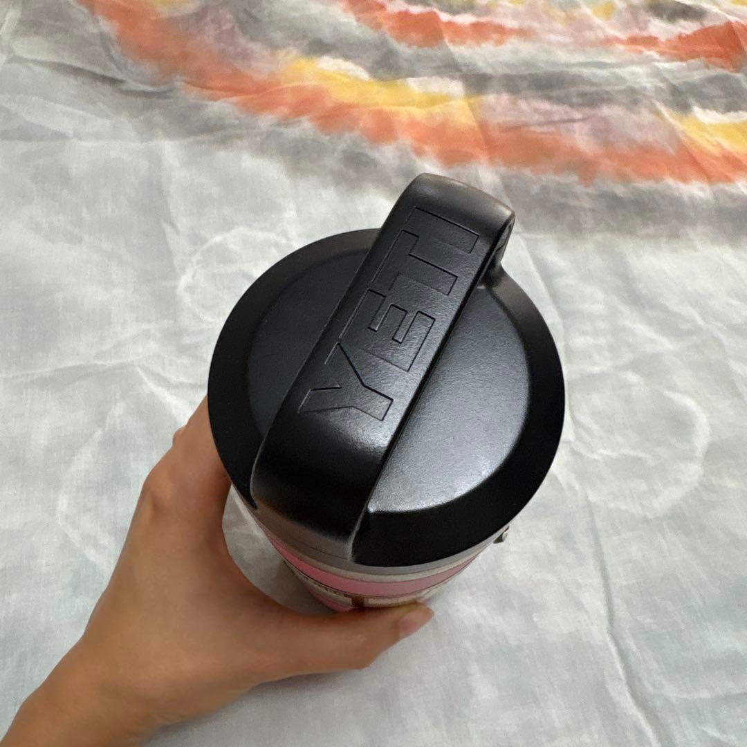 ハワイ現地購入品　YETI 水筒　18oz