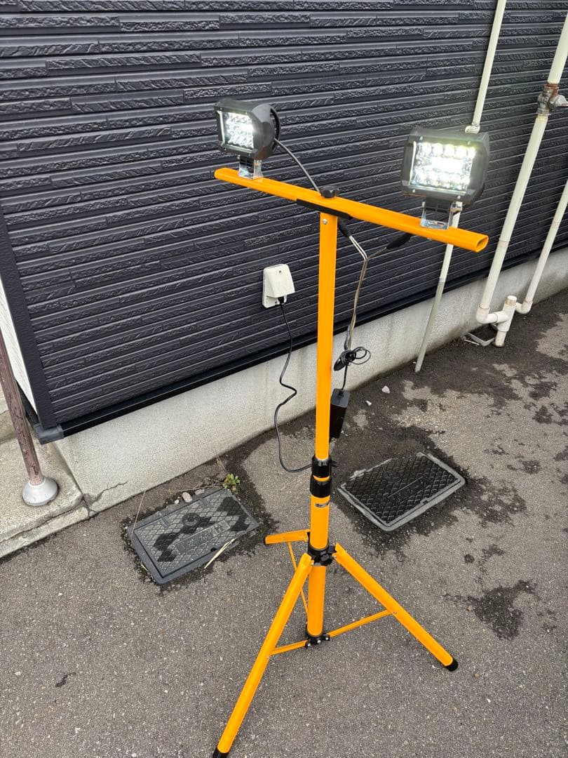 ワークライト AC電源 100V 三脚タイプ 二灯式 スタンド 高さ調整可能
