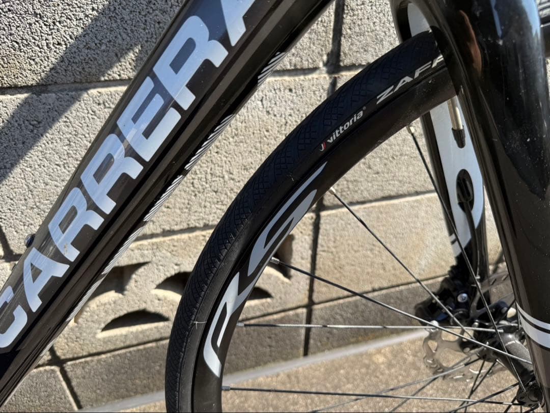 CARRERA ER01 カーボンフレーム ロードバイク　105 DISC