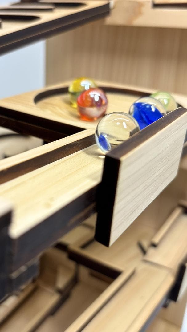 迫力のビー玉転がしマシン「フリーダム」入園・入学・こどもの日の特別なプレゼントに