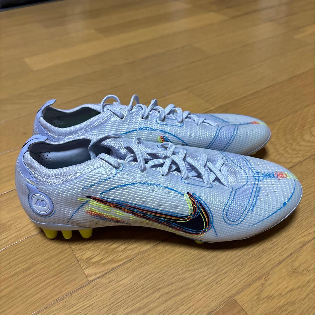 Nike サッカースパイク ホワイト