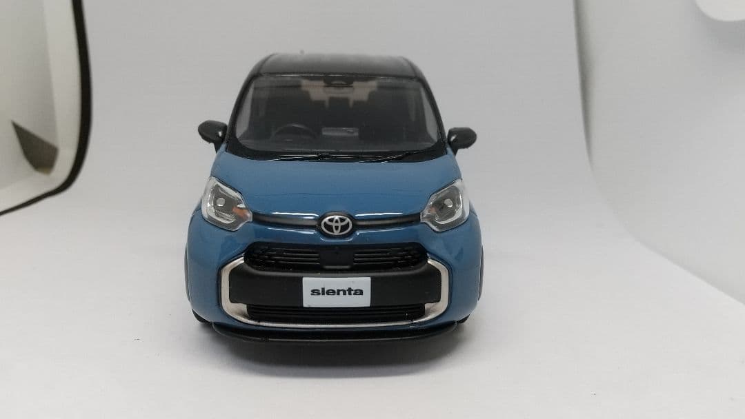 カラーサンプル ミニカー シエンタ