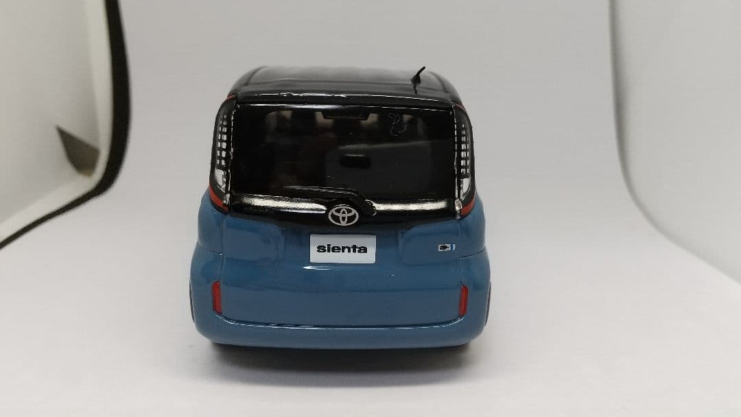 カラーサンプル ミニカー シエンタ