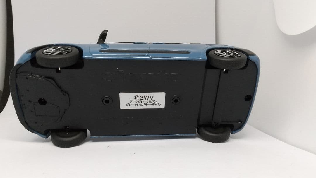 カラーサンプル ミニカー シエンタ