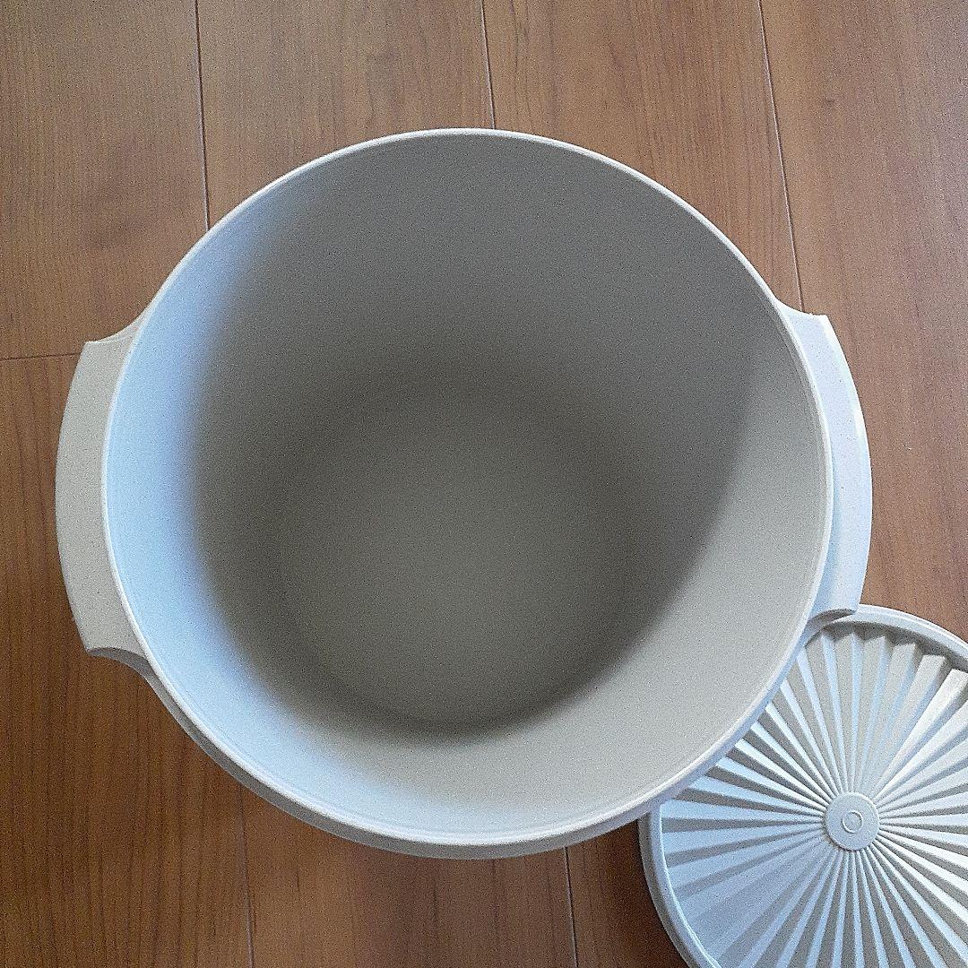 タッパーウェア　Tupperware 　グレー　円形　蓋付き　保存容器