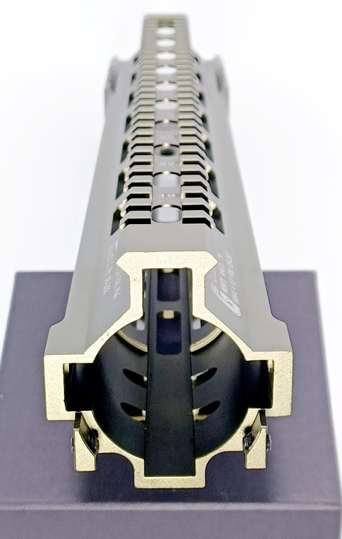 GEISSELE タイプ SMR MK4 13インチ OD M4ハンドガード