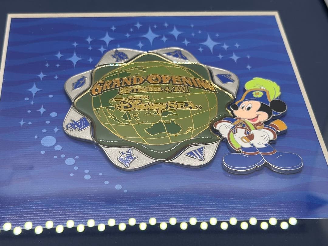 《限定》TDS 東京ディズニーシー 2001グランドオープン記念ピンバッジ 額装