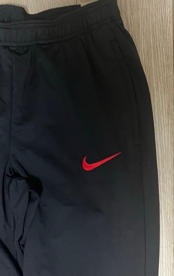 NIKE リバプール　トラックパンツ　トレーニングパンツ　サッカー　ジャージ