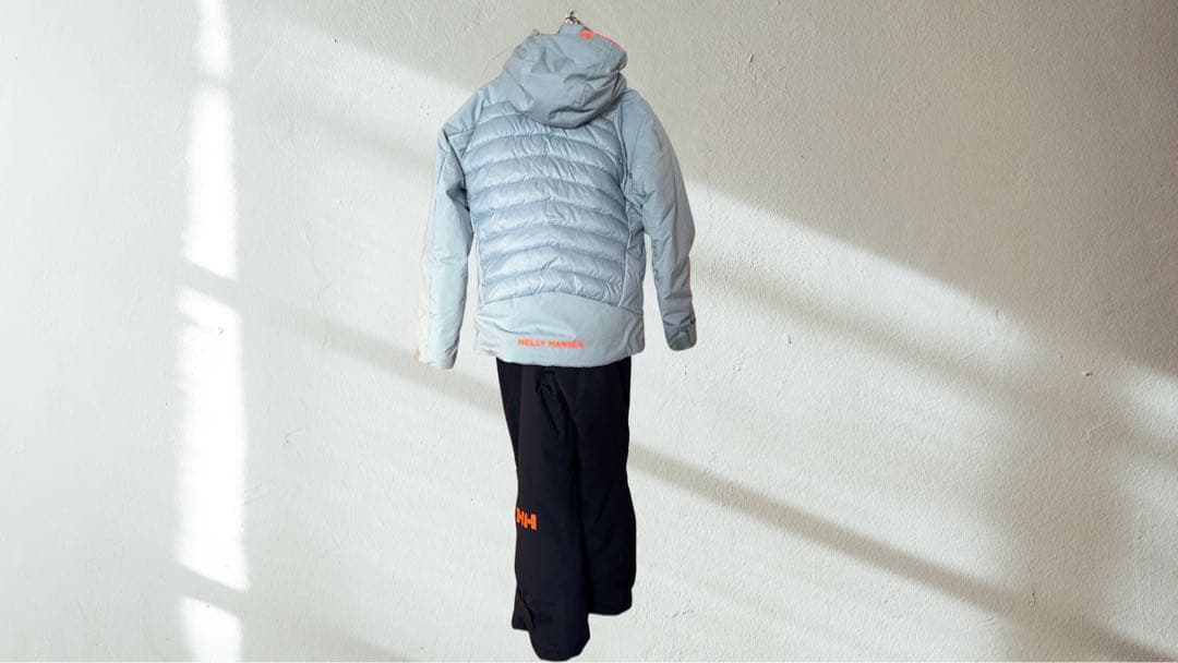 Helly Hansen のキッズ用スキーウェア