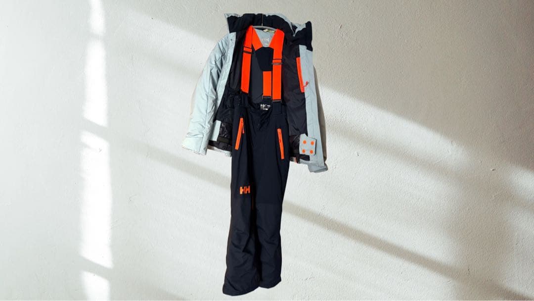 Helly Hansen のキッズ用スキーウェア