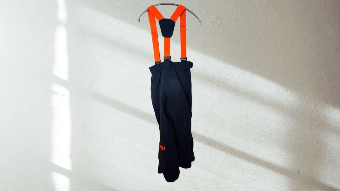 Helly Hansen のキッズ用スキーウェア
