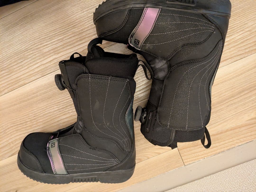 SALOMON ブラック スノーボードブーツ 女性用