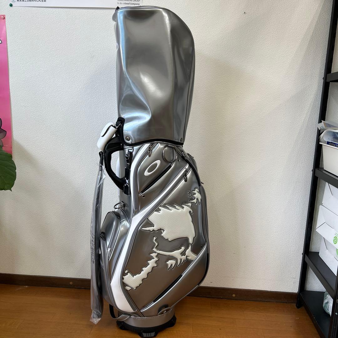新品 OAKLEY キャディバッグ　シルバー