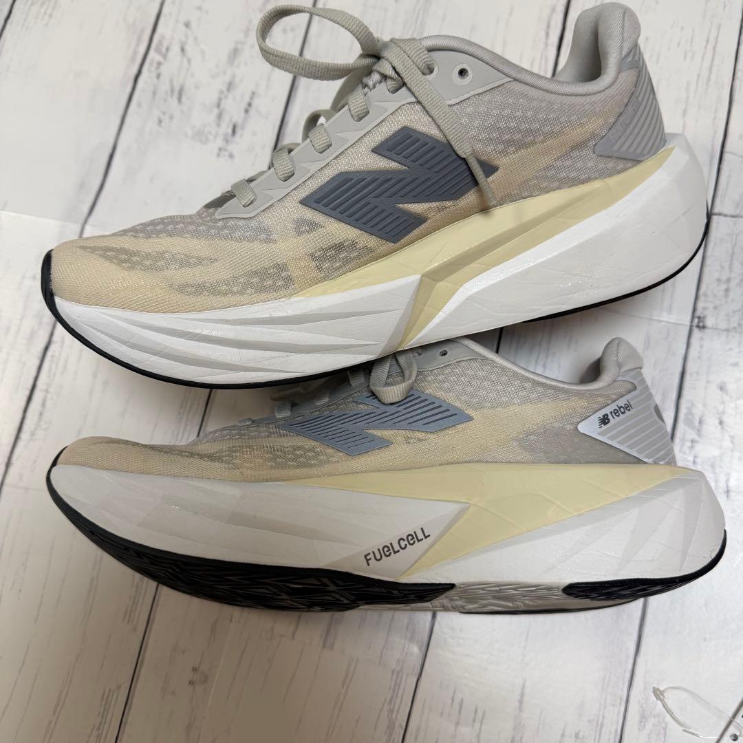 New Balance FuelCell Rebel v5 25.5cm 極美品