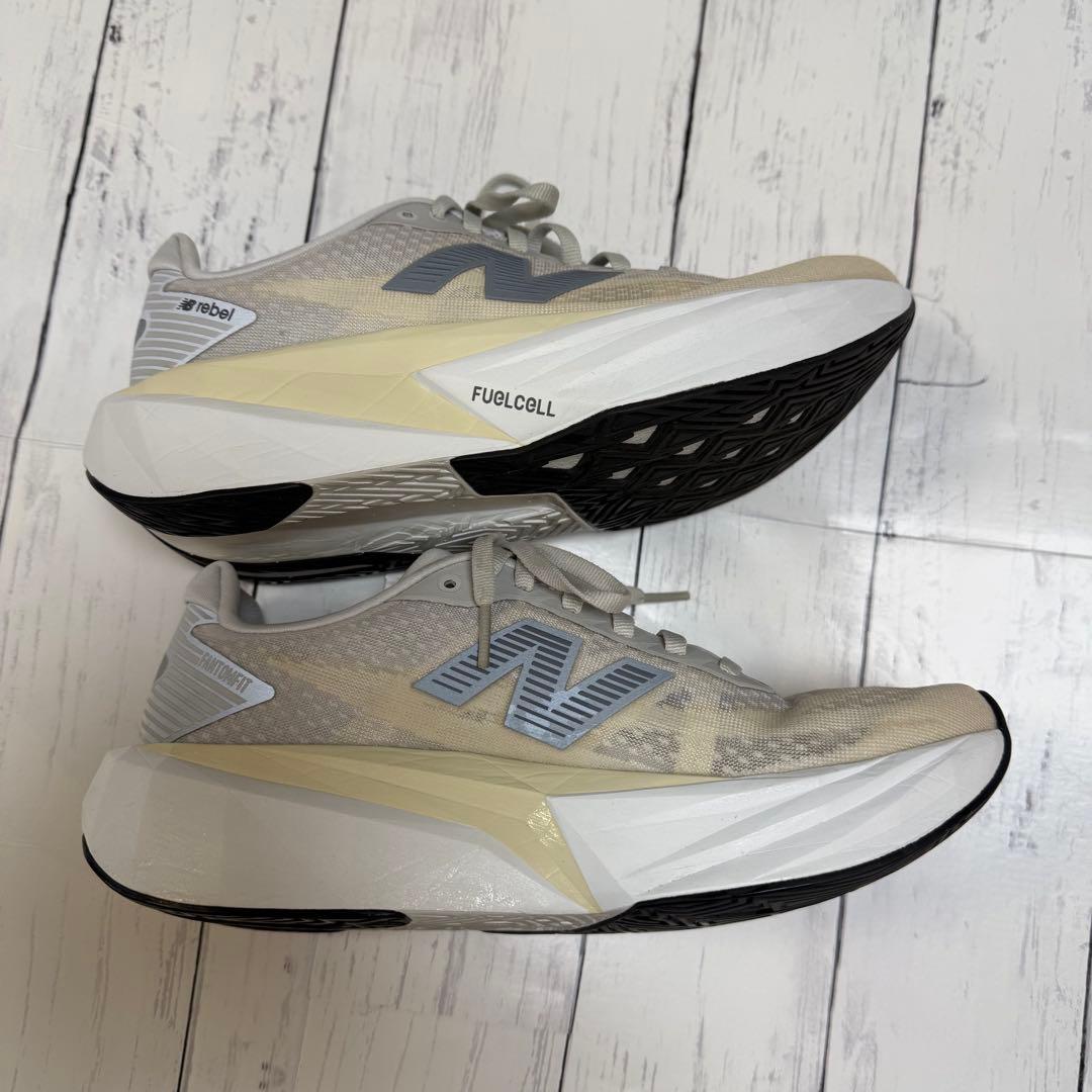 New Balance FuelCell Rebel v5 25.5cm 極美品