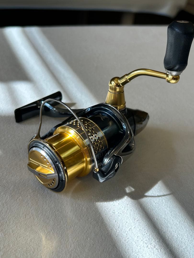 SHIMANO シマノ　１０　ステラ　C2500HGS