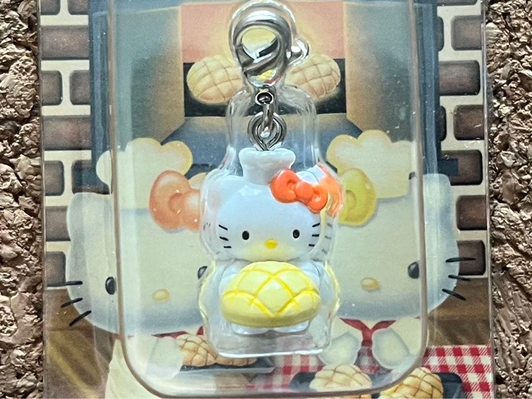 【レア・新品未使用】ハローキティ メロンパン ファスナーマスコット 2005年