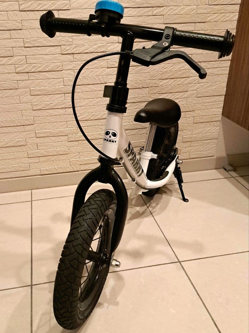 スパーキー キックバイク スタンドつき ブレーキつき ストライダー　12インチ