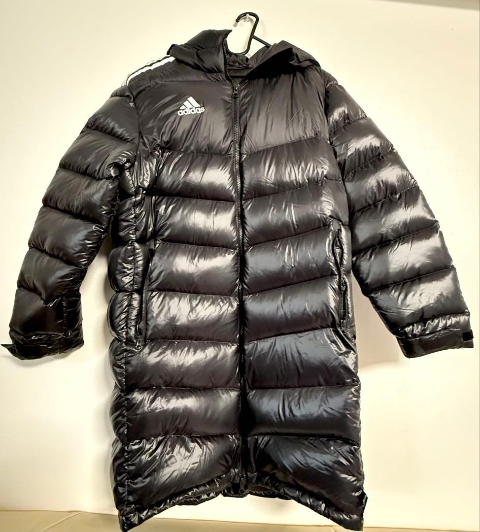 adidas ダウンベンチコート 黒 （着丈約90cm）