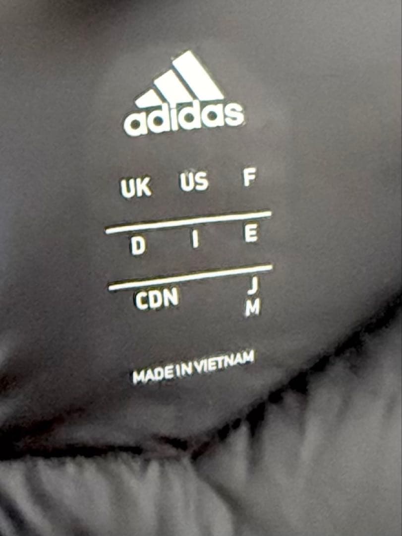 adidas ダウンベンチコート 黒 （着丈約90cm）