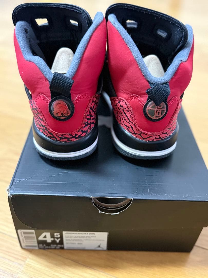 ナイキ　Jordan spizike 4.5y