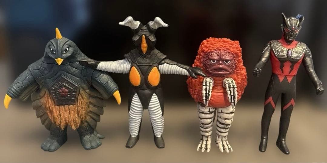 ウルトラマン　ソフビ　怪獣シリーズ 18体まとめ売り　オメガカード付き