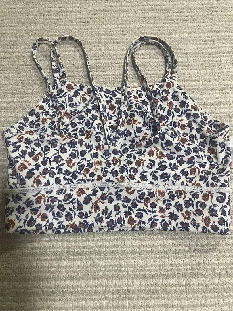 emmi yoga花柄セットアップ
