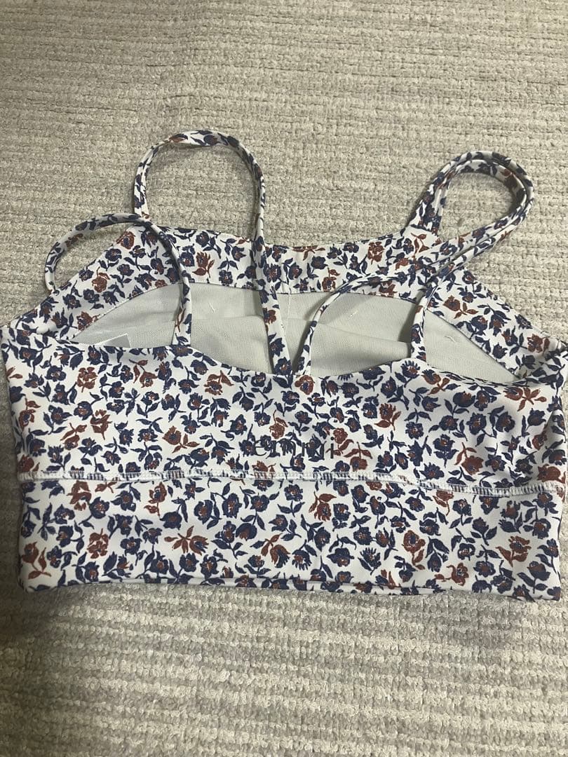 emmi yoga花柄セットアップ