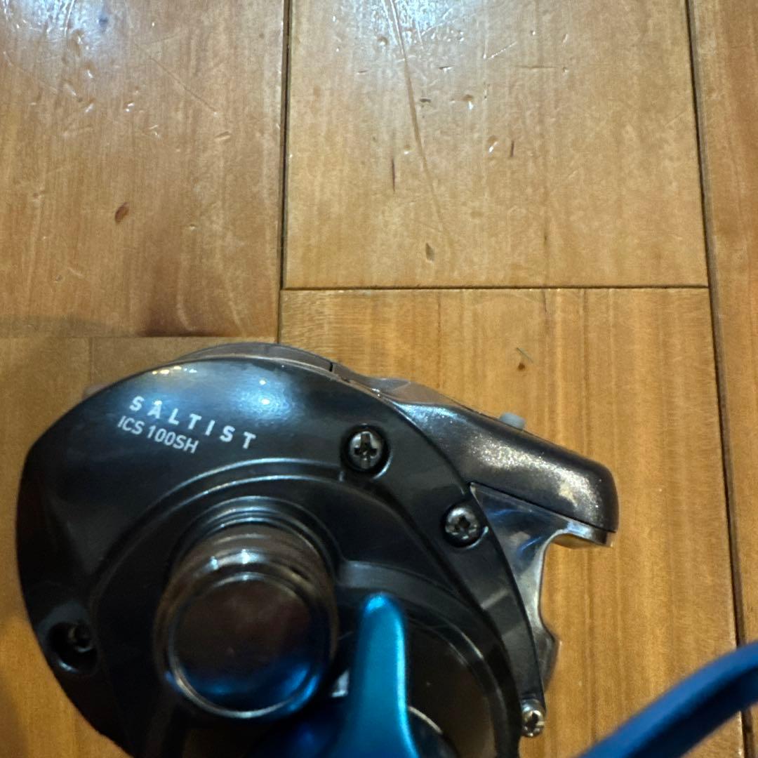 ダイワSALTIST ICS 100SH 右　フィッシングリール
