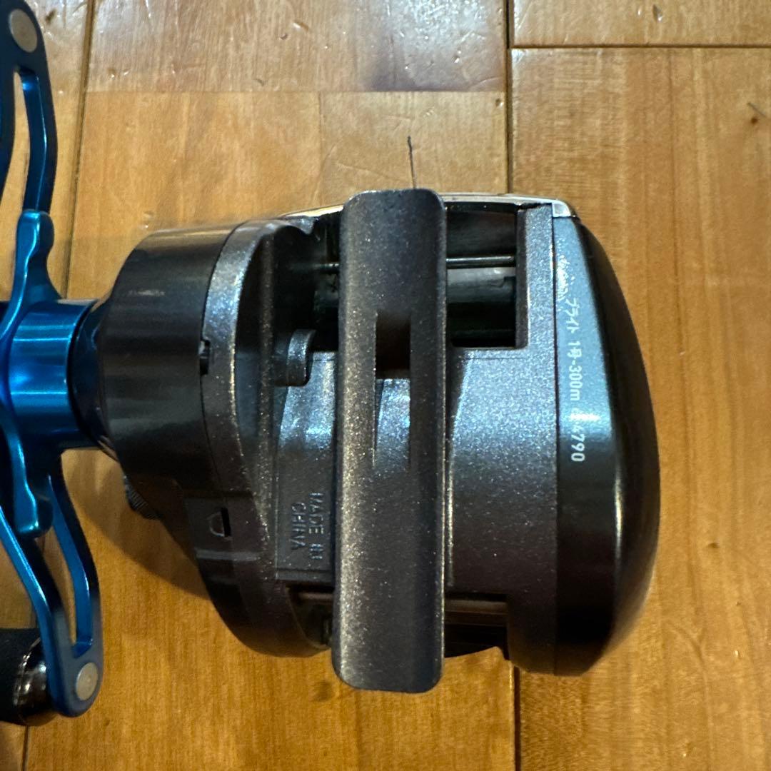 ダイワSALTIST ICS 100SH 右　フィッシングリール