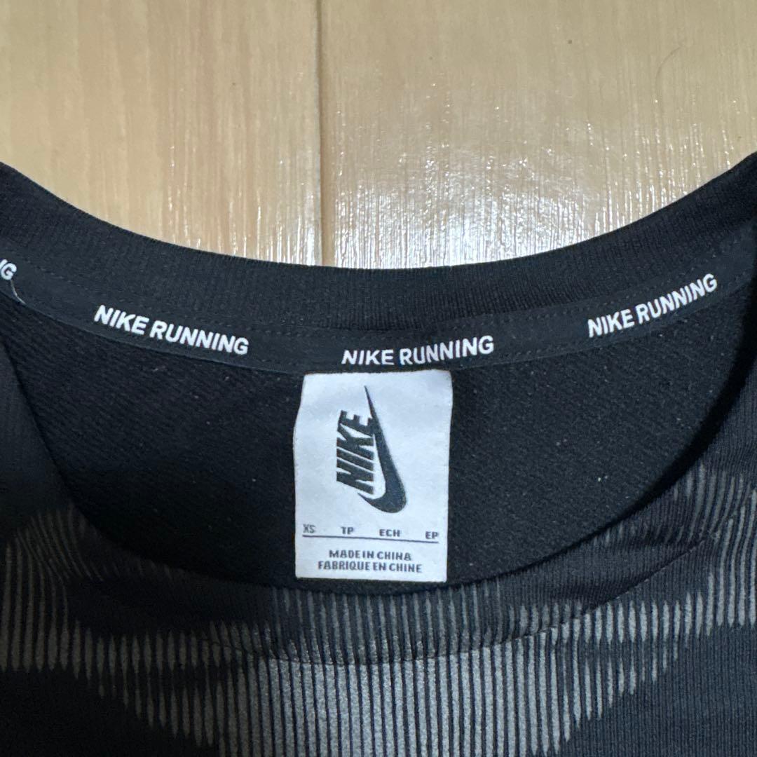 Nike ランニングトップス XS 肋骨デザイン