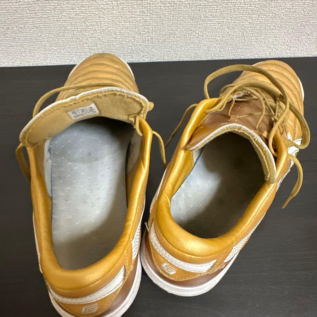 asics ゴールド サッカーシューズ