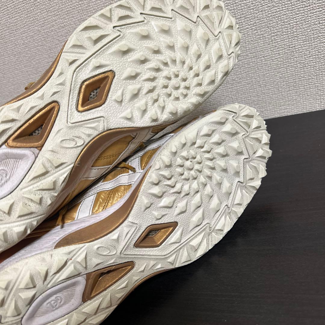 asics ゴールド サッカーシューズ