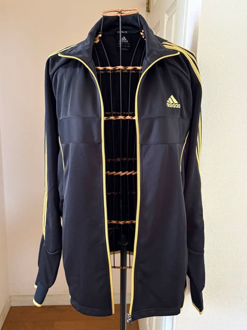 adidas アディダス　ジャージ　セットアップ 黒 金 3本線　L