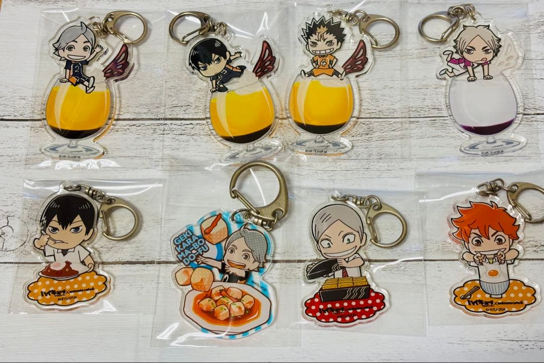 【ハイキュー‼︎ ぐでたま】アニカフェ/セブン限定等　キーホルダー&缶バッチ&文具