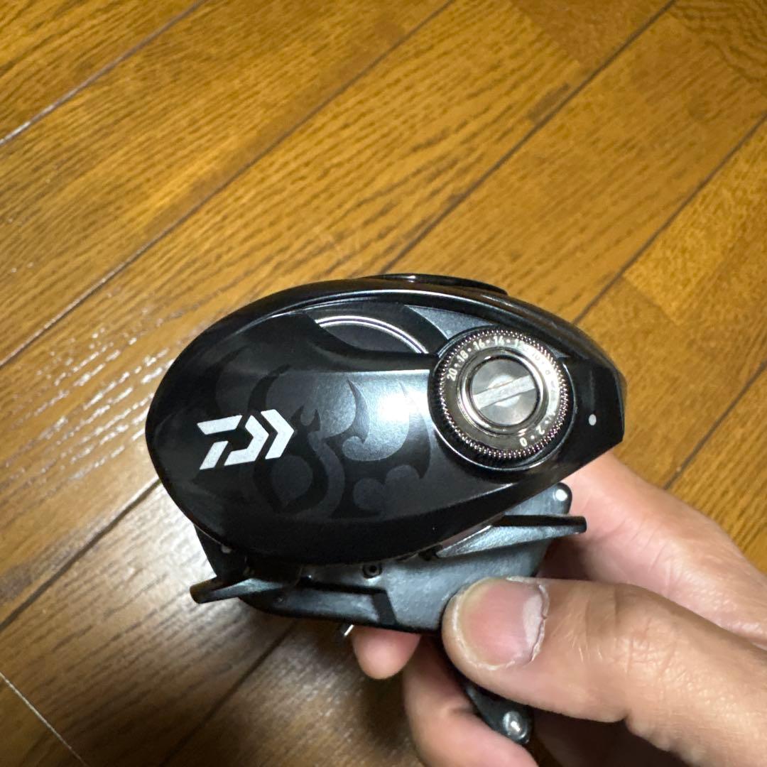 ダイワ　20タトゥーラsvtw ギア比8.1 美品