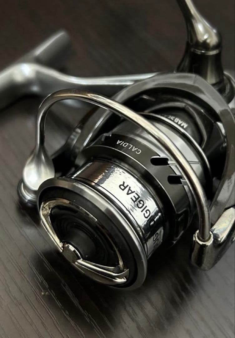 【美品】Daiwa カルディアLT2000S-XH スピニングリール　バス釣り