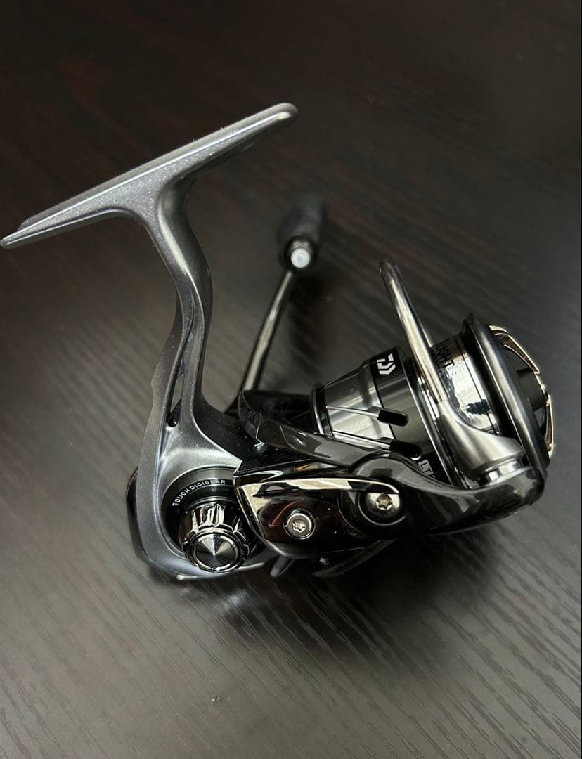 【美品】Daiwa カルディアLT2000S-XH スピニングリール　バス釣り