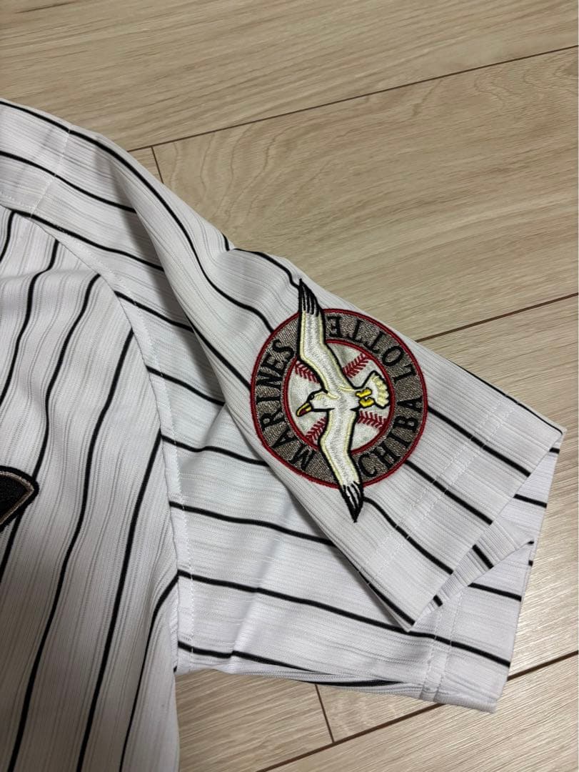 【美品】DESCENTE 千葉ロッテマリーンズ 角中勝也　 ユニフォーム 61番