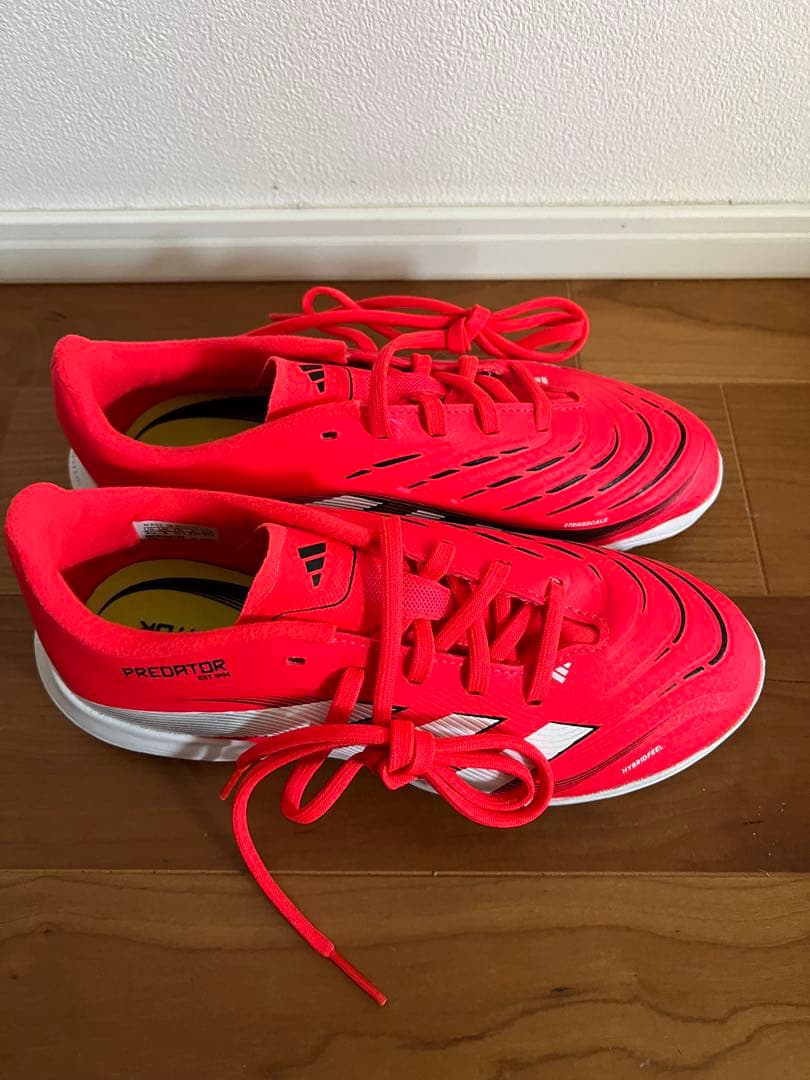 新品　アディダス キッズ 22cmフットサル　サッカーシューズ ジュニア