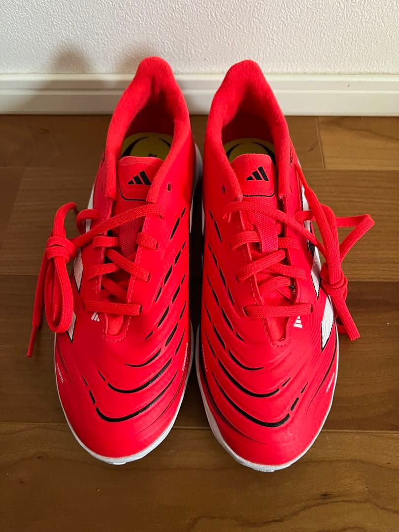 新品　アディダス キッズ 22cmフットサル　サッカーシューズ ジュニア