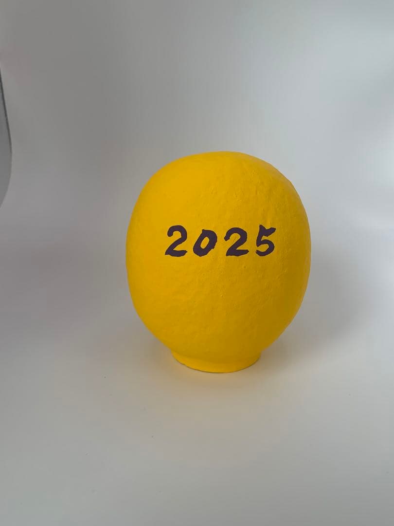 黄色のダルマ 2025年　スターバックス　ロースタリー東京